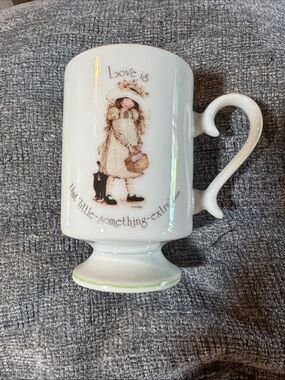 Holly Hobbie Vintage White 'Love Is That Little Something Extra” Pedestal Mug